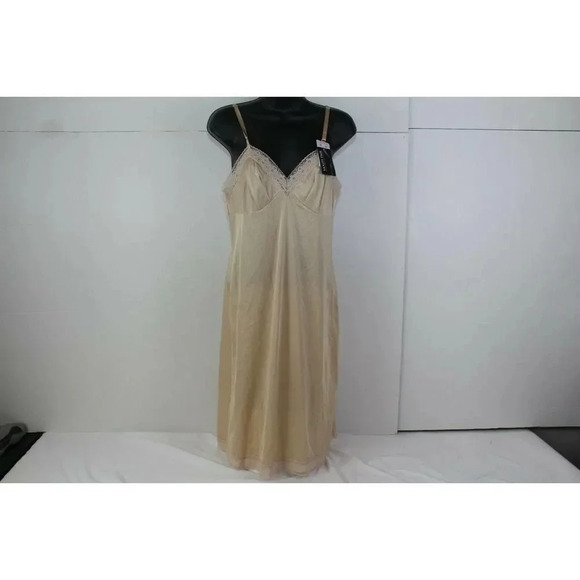 NWT Ladies/Women's Vintage Vanity Fair Long Nylon Nightgown Size 34 L - Picture 1 of 6